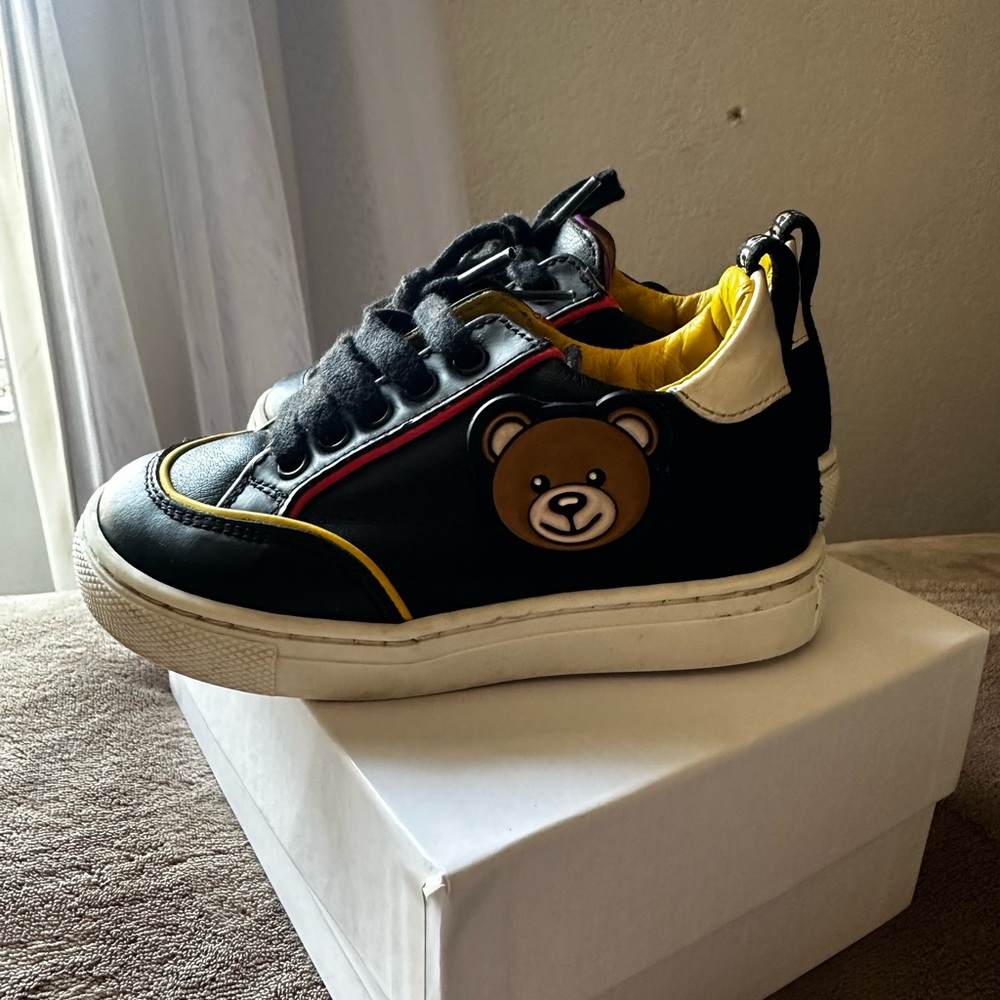 Moschino baby sneakers